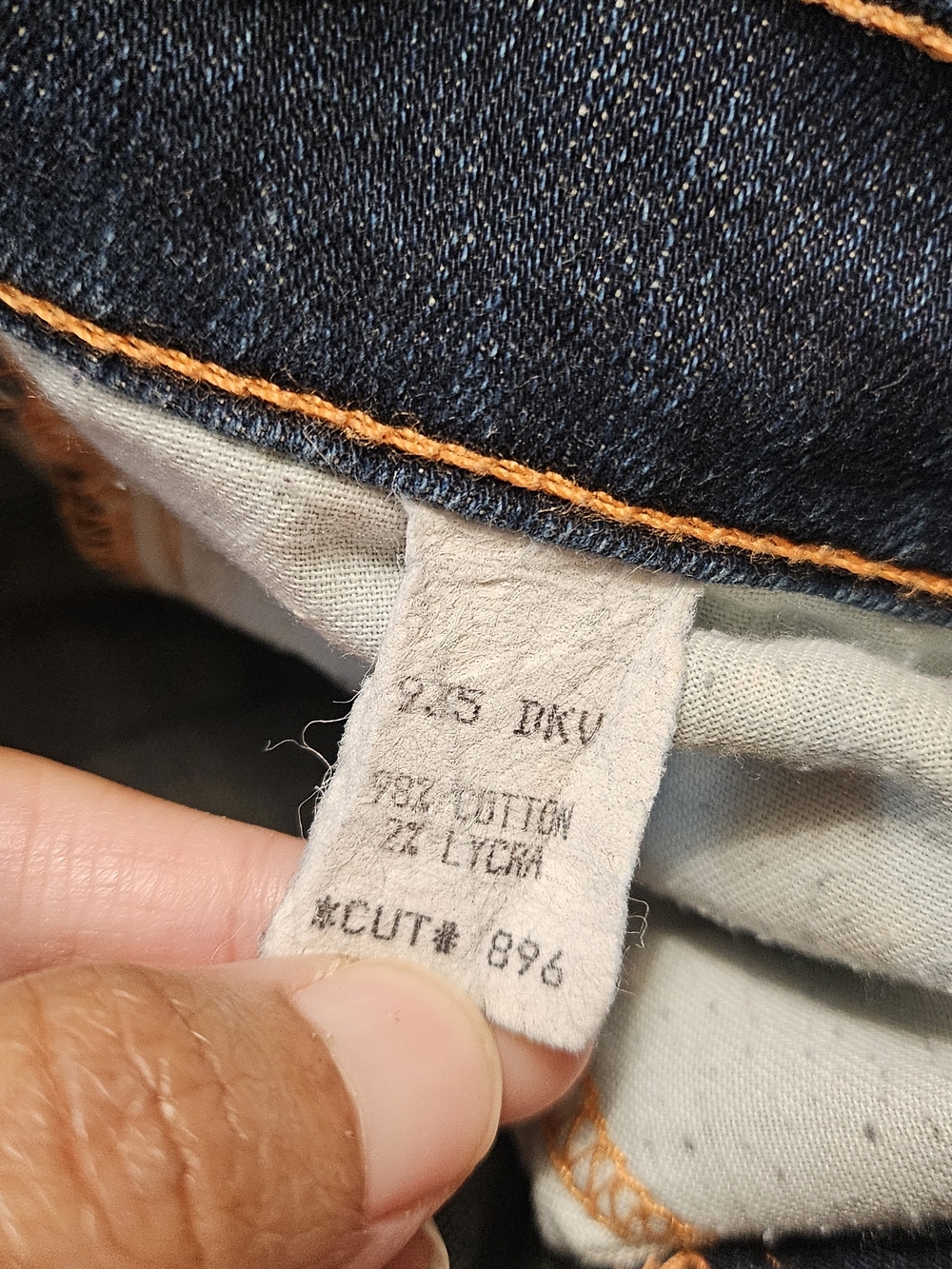 J Brand Dark Wash Indigo Whiskering Cropped Leg Classic Mid Rise Denim Jeans - Picture 4 of 8